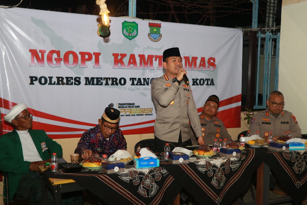 Ngopi Kamtibmas, Kapolres Metro Tangerang Kota Ajak Warga Pakuhaji Jaga Kondusifitas