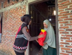 Ditsamapta Polda Aceh, Gelar Jum’at Berkah Bagikan Sembako Di Aceh Besar.