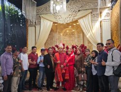 Tim Redaksi MSN Dan DPC Sopo ATRestorasi Bersatu Kota Medan, Menghadiri Acara Pernikahan Alfin Pasaribu Dan Lisa.