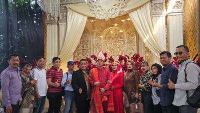 Tim Redaksi MSN Dan DPC Sopo ATRestorasi Bersatu Kota Medan, Menghadiri Acara Pernikahan Alfin Pasaribu Dan Lisa.