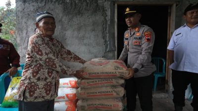 Polres Semarang, Gelar Bakti Sosial Bantu Warga Terdampak Puting Beliung, Di Pringapus Dan Bergas.