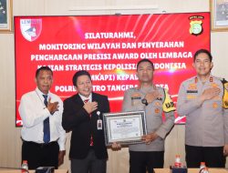 Kapolres Metro Tangerang Kota Terima Penghargaan Presisi Award dari LEMKAPI