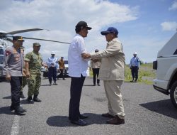 Momen Kompak Prabowo Semobil “Maung” Bersama Sri Sultan Hamengkubuwono X.