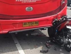 Kecelakaan, Di Jalan Jogja-Solo Delanggu, Motor Nancap Di Bokong Bus.