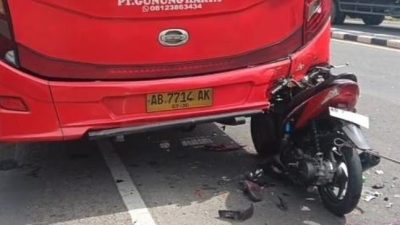 Kecelakaan, Di Jalan Jogja-Solo Delanggu, Motor Nancap Di Bokong Bus.
