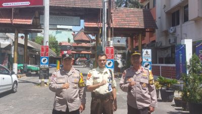 Bhabinkamtibmas Taman Sari Lakukan Patroli Jalan Kaki, Warga Diimbau Waspada Jambret dan Curanmor