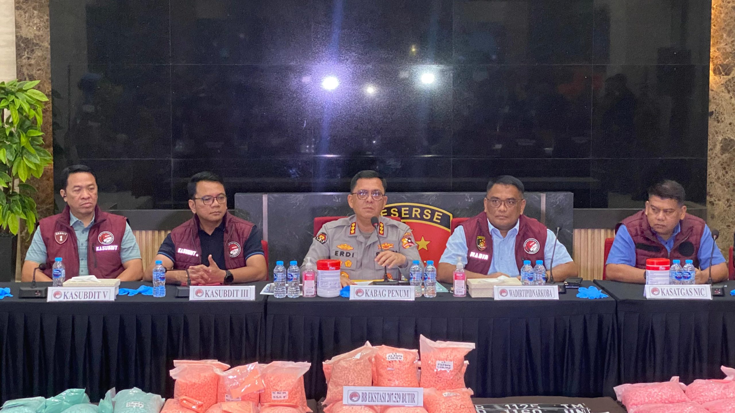 Pengungkapan Pemilik Ekstasi Di Tol Lampung, Bareskrim Polri Tetapkan MR Sebagai Tersangka.