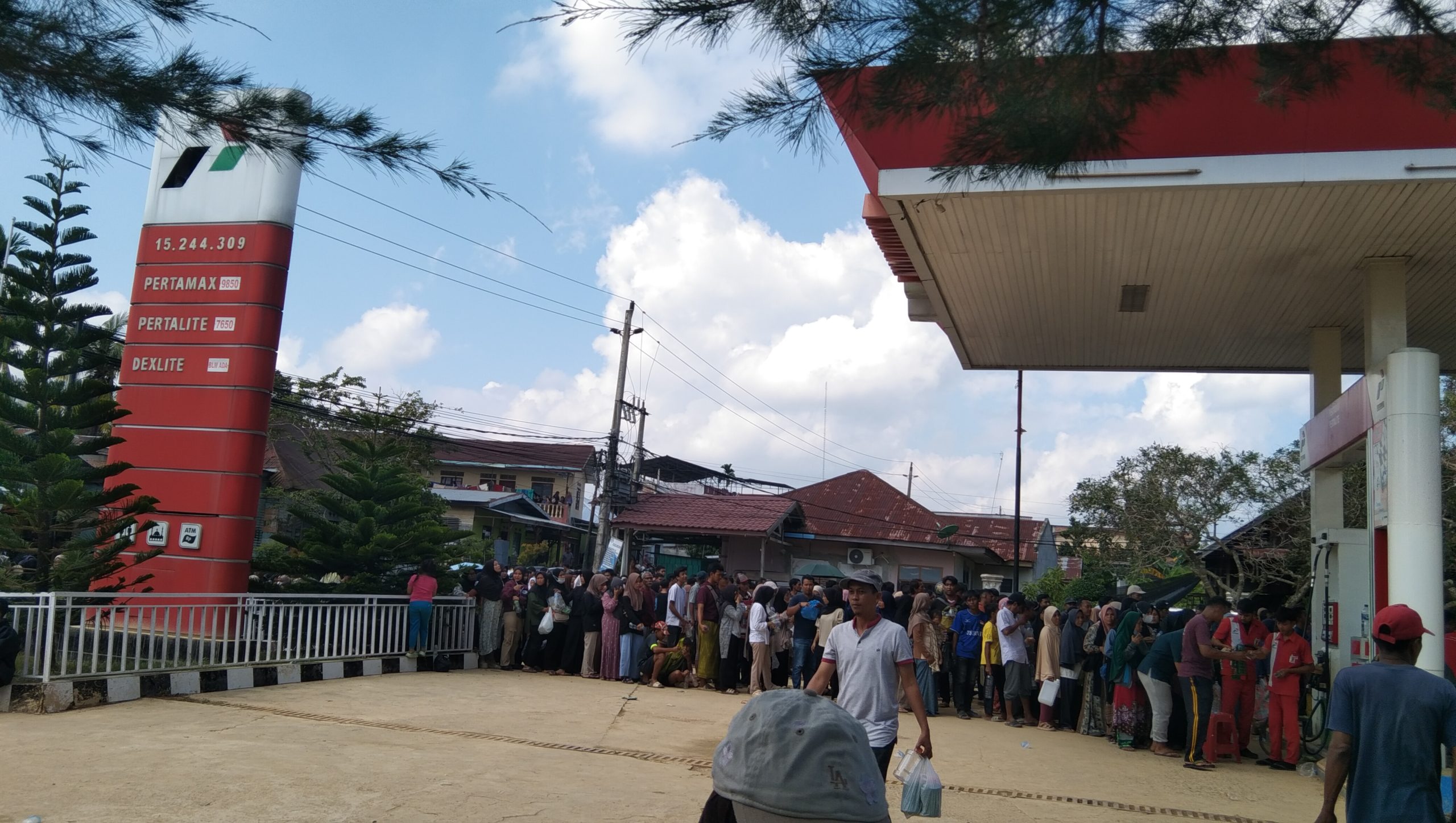 Habis Pasca Banjir Bandang Bercampur Lumpur, SPBU Nomor 15.244.309,.Desa Gampong Sidodadi.