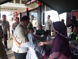 Prabowo Cek Lokasi Bencana Tapanuli, Disambut Peluk Haru Warga.