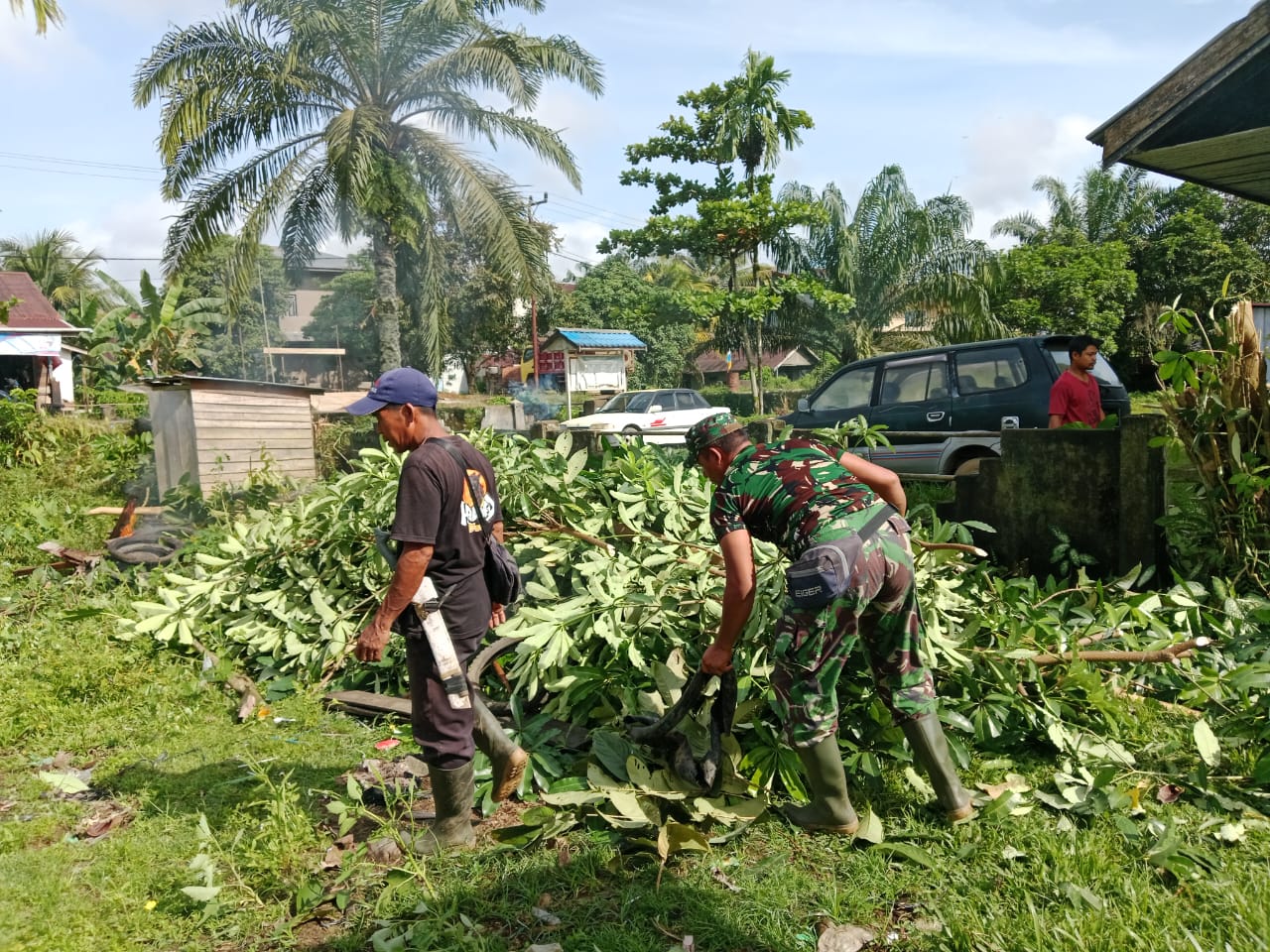 Babinsa Koramil 1204-01/Kapuas Monitoring Dapur Makan Bergizi Gratis di Kelurahan Bunut