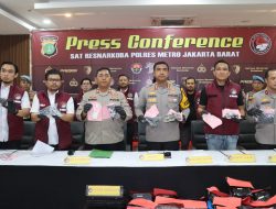 Polres Jakbar Bongkar Penyalahgunaan Narkoba di Apartemen Tangerang, Temukan Senjata Api Ilegal hingga Amunisi