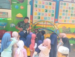 Sambangi TK Al-Islam Babinsa Kemlayan Berikan Motivasi Dan Kenalkan Profesi.