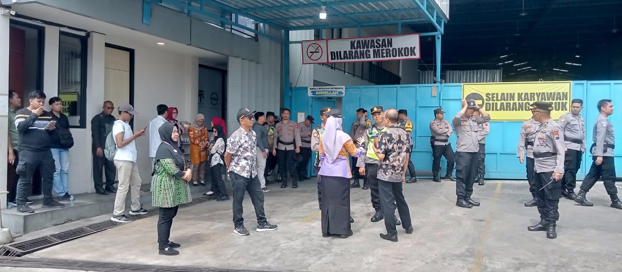 Warga Pendowo, Lakukan Aksi Demo Tuntut Pabrik MMP Di Tutup.