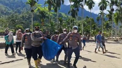 Polres Aceh Tenggara, Berhasil Evakuasi Jenazah Korban Bencana, Di Sungai Alas.