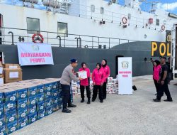 Ketua Bhayangkari Daerah Aceh,.Kembali Salurkan Bantuan, Untuk Korban Banjir.