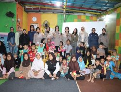 Program Polisi Mengajar, Polwan Polres Metro Jakarta Barat Kunjungi Sekolah Maju Bersama Kembangan