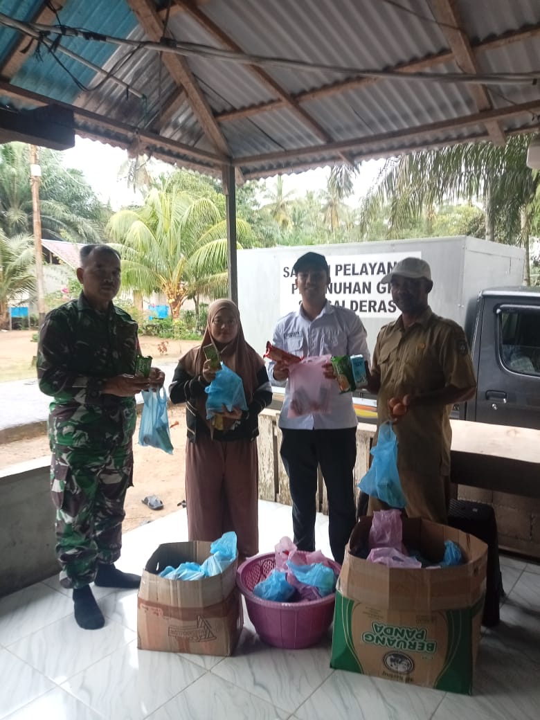Dukung Program Nasional, Babinsa Teluk Pakedai Garda Terdepan Pemenuhan Gizi Masyarakat