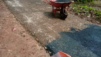 Diduga Pembangunan Jalan Lingkungan, Di Desa Cikopomyak, Terkesan Asal Jadi Saja, Gubernur Ja-Bar, Di Minta Cek Ke Lokasi.