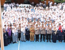 819 Siswa SMKN 45 Jakarta Ikuti Penyuluhan Kamtibmas Bersama Kapolres Metro Jakbar Kombes Pol Twedi Aditya Bennyahdi