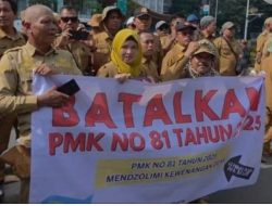 Prof Dr Sutan Nasomal SH MH, Kasus Kades Demo Ke Istana, Bukti Para Menteri Harus Dievaluasi Atau Pecat Saja.