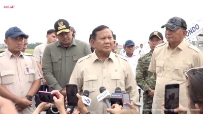 Prabowo Pastikan Pasokan Pangan Cukup di Lokasi Terdampak Bencana yang Terisolasi.