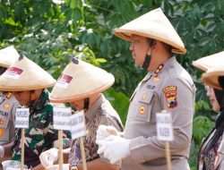 Polres Karang Anyar, Gelar Penanaman Jagung Serentak Kuartal IV Dukung Swasembada Pangan Nasional.