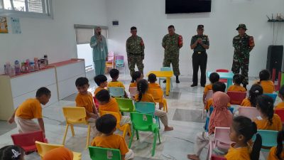 Dan-Ramil Gemolong, Berikan Pembelajaran Dan Motivasi Kepada Siswa PAUD.