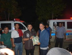 Menteri Koordinator Pangan, “Zulkifli Hasan”, Di Dampingi Oleh Wali Kota Langsa, “Jefri Santana S Putra SE”, Kunjungi Dan Salurkan Bantuan, Kepada Pengungsi Pasca Banjir Dan Tanah Longsor Di Kota Langsa.