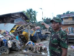 Cerita Personel TNI Sertu Giman saat Berenang Tembus Banjir Bandang Selamatkan Bayi 1 Bulan Pakai Baskom.