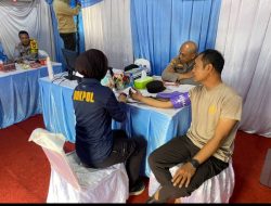 Pastikan Personel Dalam Keadaan Sehat, Tim Asistensi Polres Jakbar Lakukan Pemeriksaan Kesehatan di Pospam Nataru Polsek Tambora