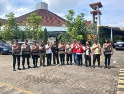 Gegana PMJ Laksanakan Sterilisasi Gereja Maria Kusuma Karmel Jelang Perayaan Natal 2025