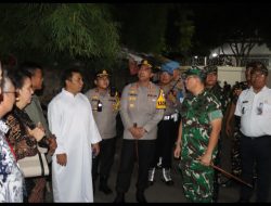 Kapolres Metro Jakarta Barat Tinjau Langsung Pengamanan Ibadah Natal 2025 di Gereja St Andreas Green Garden dan Gereja Maria Bunda Karmel Paroki Tomang