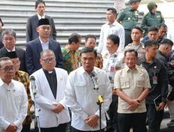 Mendagri Bersama Sejumlah Menteri Pantau Kesiapan Ibadah Malam Natal 2025, Di Jakarta.