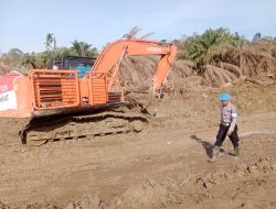 Percepatan Pemulihan Pasca Banjir, Di Langkahan, Polri Kerahkan Alat Berat.