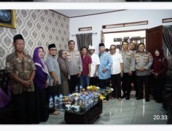 Dialog Humanis Kapolres Jakbar Bersama Warga RW 04 Kedoya Utara, Wujudkan Zero Tawuran