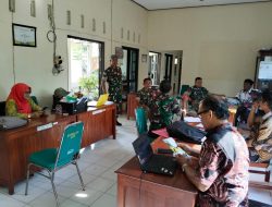 Pasukan Berbaju Loreng Hadir, Di Kantor Desa, Ini Yang Di Lakukan.