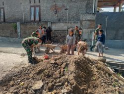 Babinsa Bantu Pembereman Jalan, Wujud Kepedulian Terhadap Keselamatan Dan Kenyamanan Warga.