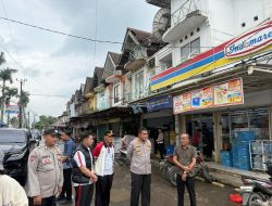 Kapolresta Tangerang Tinjau Lokasi Puting Beliung di Adiyasa Solear, Polisi Turun Tangan Bersihkan Sisa Material
