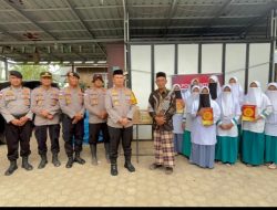 Polri Salurkan Bantuan Al-Qur’an kepada Pesantren Terdampak Banjir