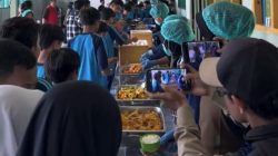 Ciptakan Kebersamaan di Sekolah, MBG Digelar Prasmanan di Sukabumi: Siswa Gembira.