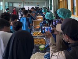 Ciptakan Kebersamaan di Sekolah, MBG Digelar Prasmanan di Sukabumi: Siswa Gembira.