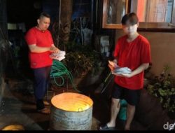 Intip Khidmatnya Malam Imlek Keluarga Liu-Lay di Kupang