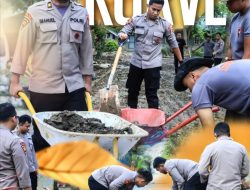Mahasiswa STIK Angkatan 83 Laksanakan Korve Pascabanjir di SMAN 1 Tanah Jambo Aye