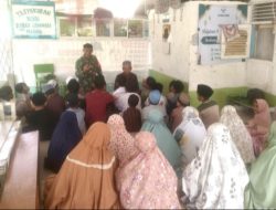 Babinsa Kuta Ateuh Tanamkan Kedisiplinan Ibadah Ramadhan kepada Anak-Anak Pengajian