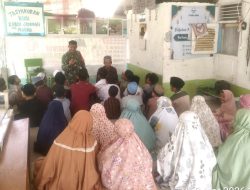 Babinsa Kuta Ateuh, Tanamkan Kedisiplinan Ibadah Ramadhan kepada Anak-Anak Pengajian.