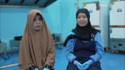 Penyandang Tunarungu Wicara Jadi Pegawai Dapur MBG: Program Ini Sangat Bermanfaat Bagi Kami.