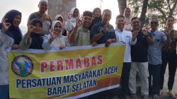 Indahnya Berbagi di Bulan Suci Ramadhan, PERMABAS Sabang Bagikan Ratusan Takjil Gratis untuk Masyarakat.