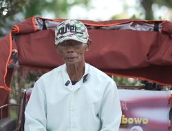 Dapat Becak Listrik, Penarik Lansia Blitar Girang: Pak Prabowo Bapak Kulo.