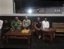 Babinsa Koramil 14/Panongan Komsos Bersama Warga, Himbau Jaga Kamtibmas Saat Malam Ramadhan
