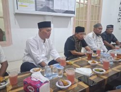 Drs. Suradji Junus Hadiri Buka Puasa Bersama di Meunasah Al-Istiqomah.